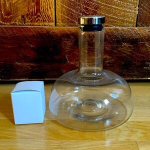 Menu Decanter Design: Norm